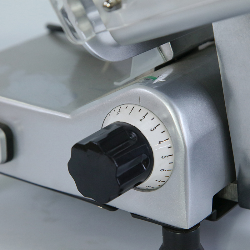 электрическая мясорубка